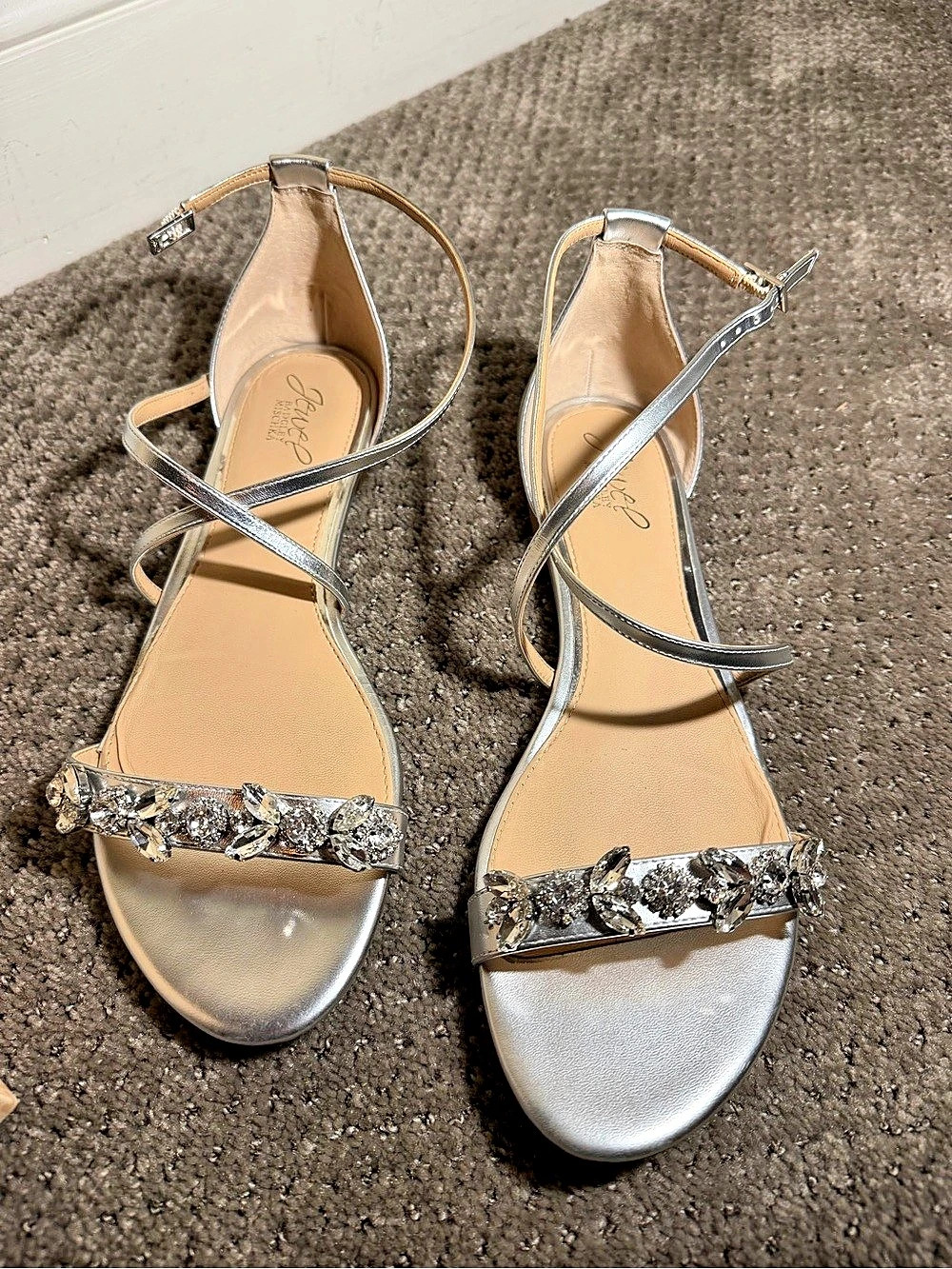 Jewel Badgley Mischka Jeweled Silver Sandals US 10 Like New